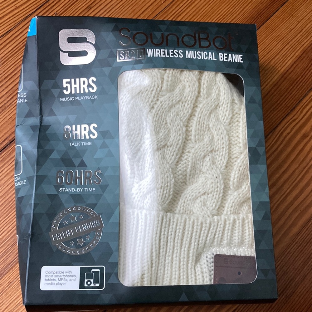 Soundbot wireless musical beanie